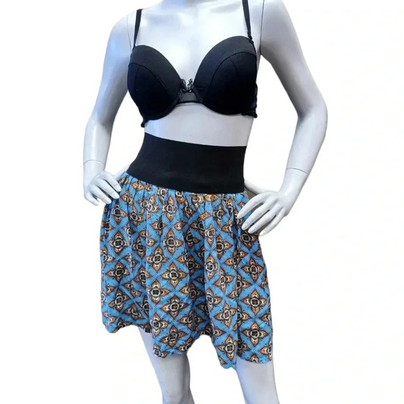 Queen The Label Flowy Mini Skirt  Size 16 - Picture 2 of 10